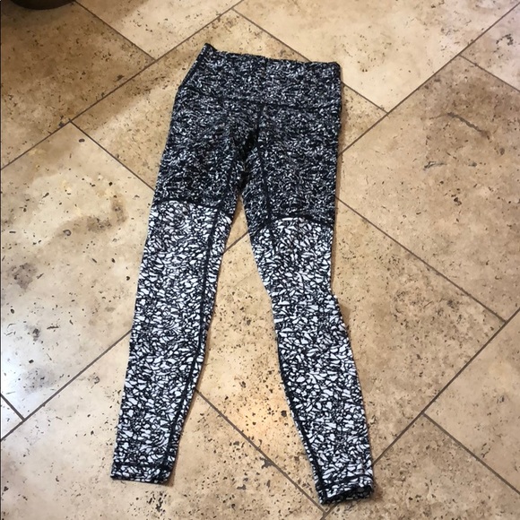 Lululemon leggings - Picture 3 of 4